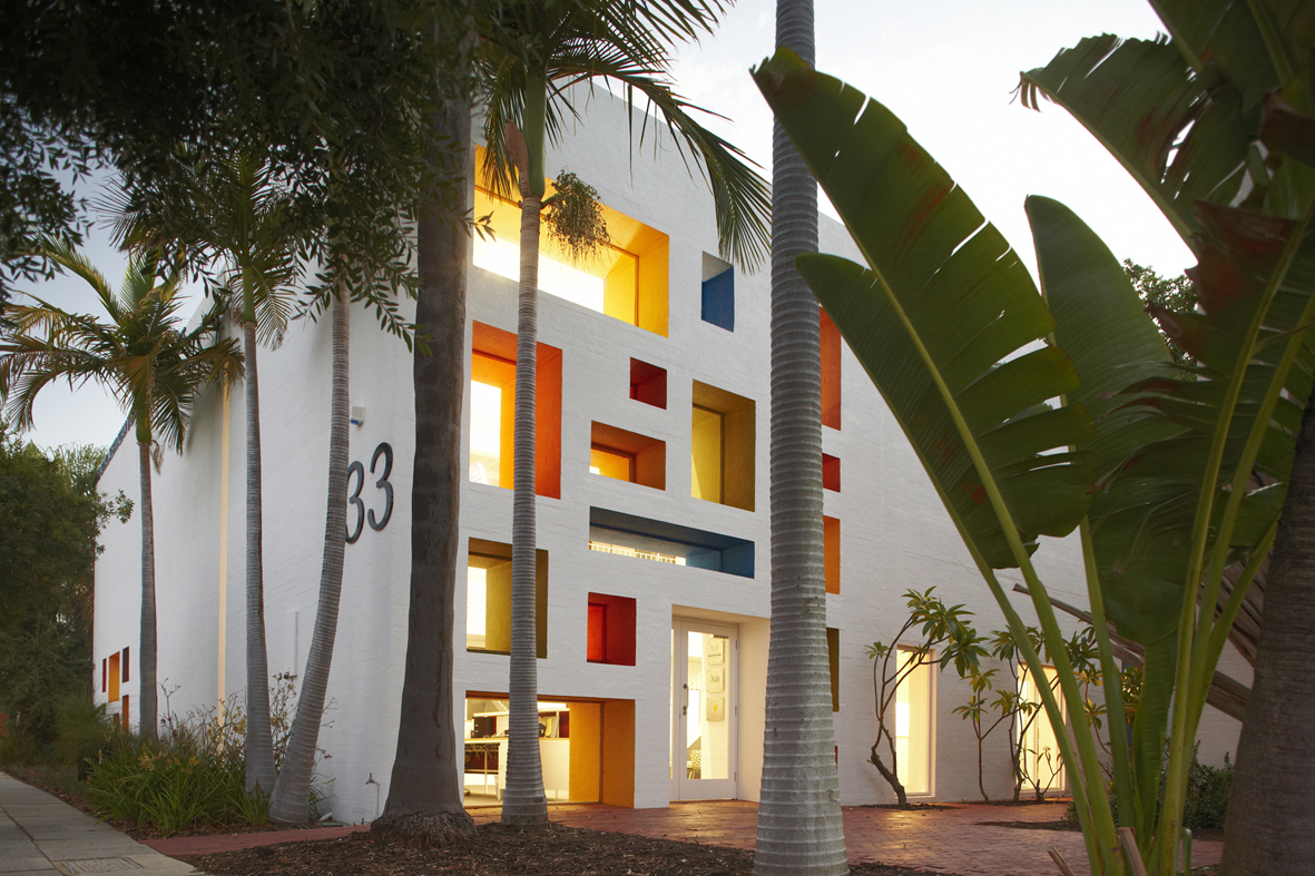 33 Broadway, exterior