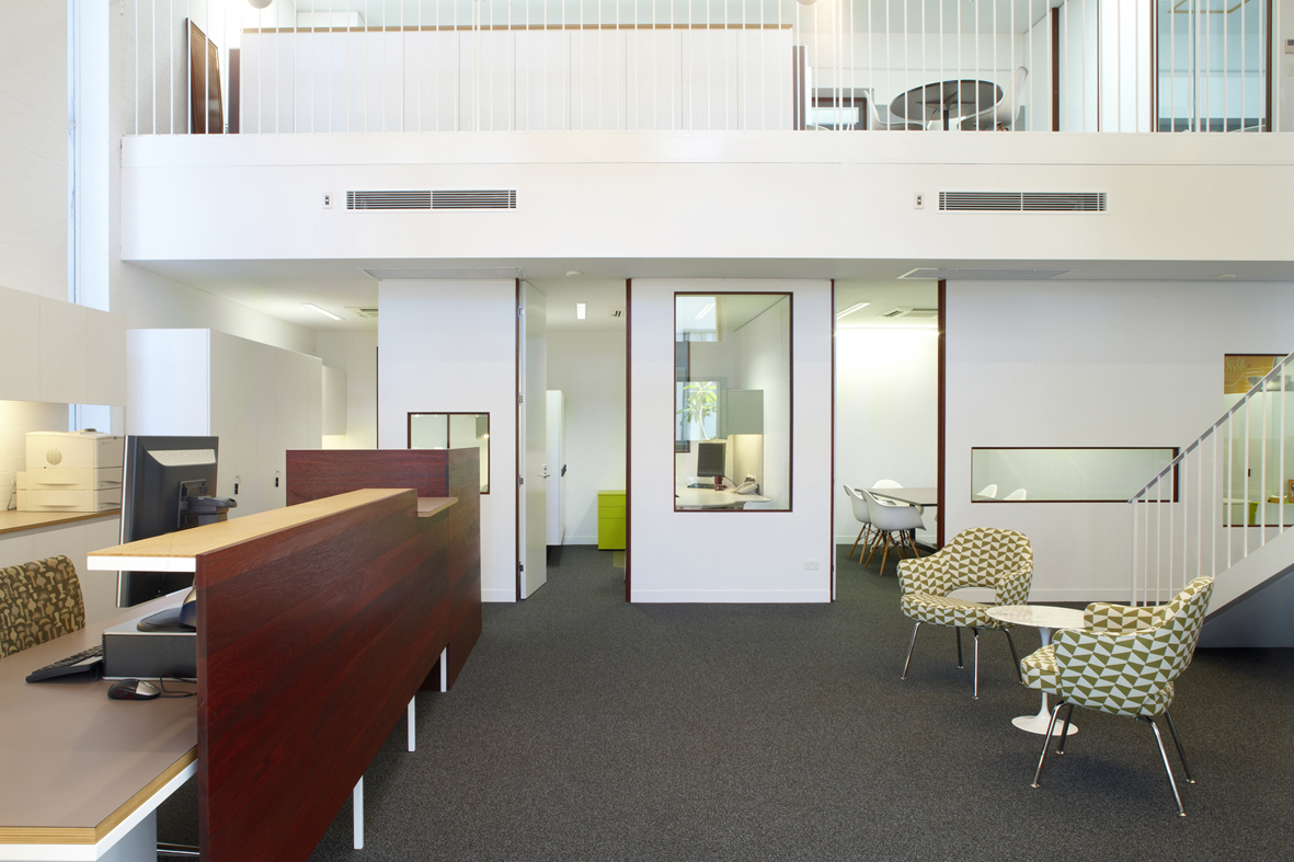 346_RAIA20080211_019s