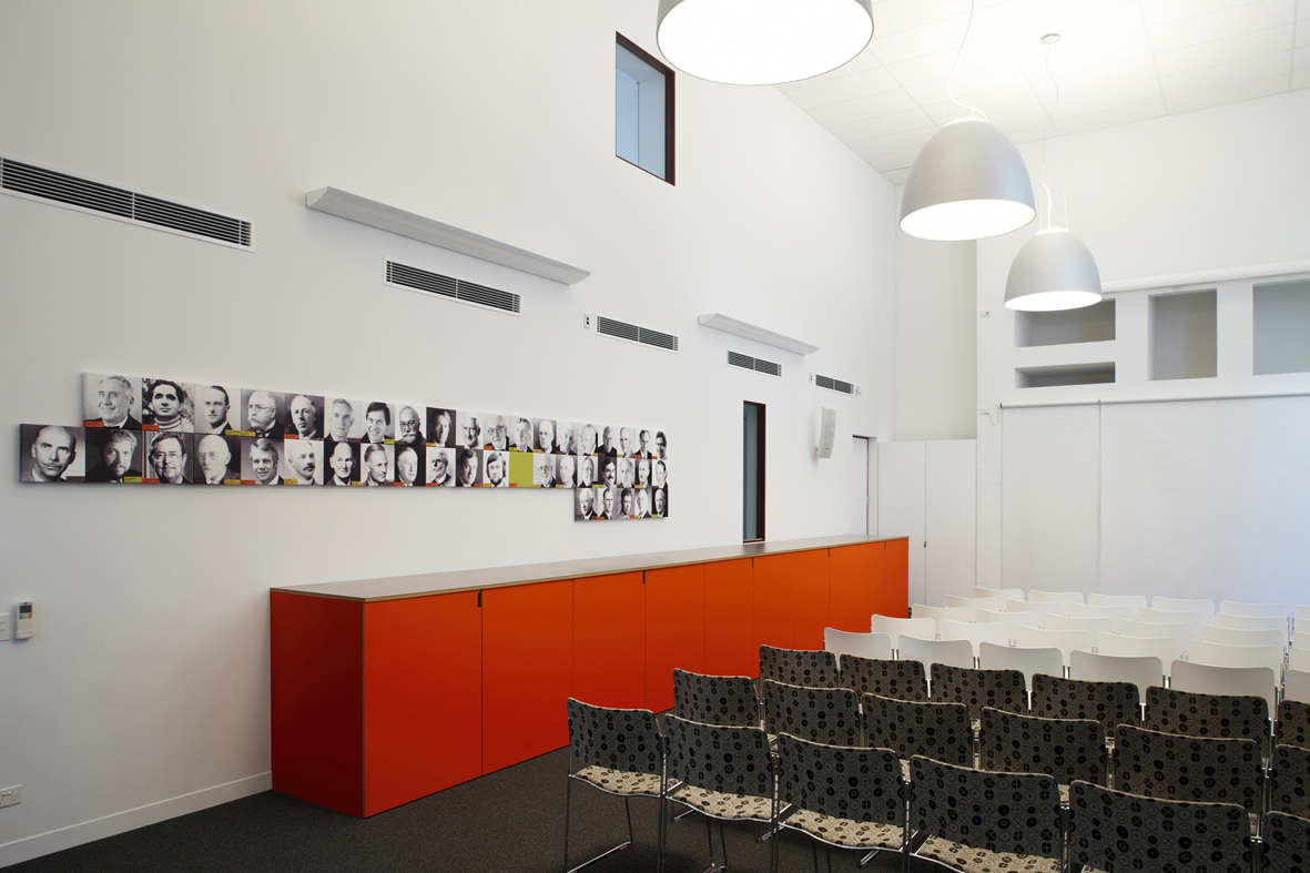 346_RAIA20080211_035 1s